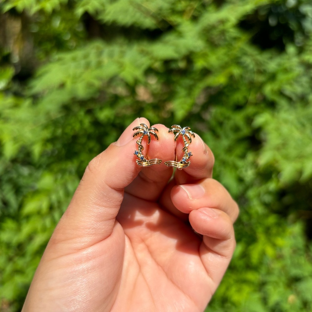 18K Gold Plated Stainless Steel Palm Tree with Blue Diamonds Hoop Earrings - Picture 3 of 6
